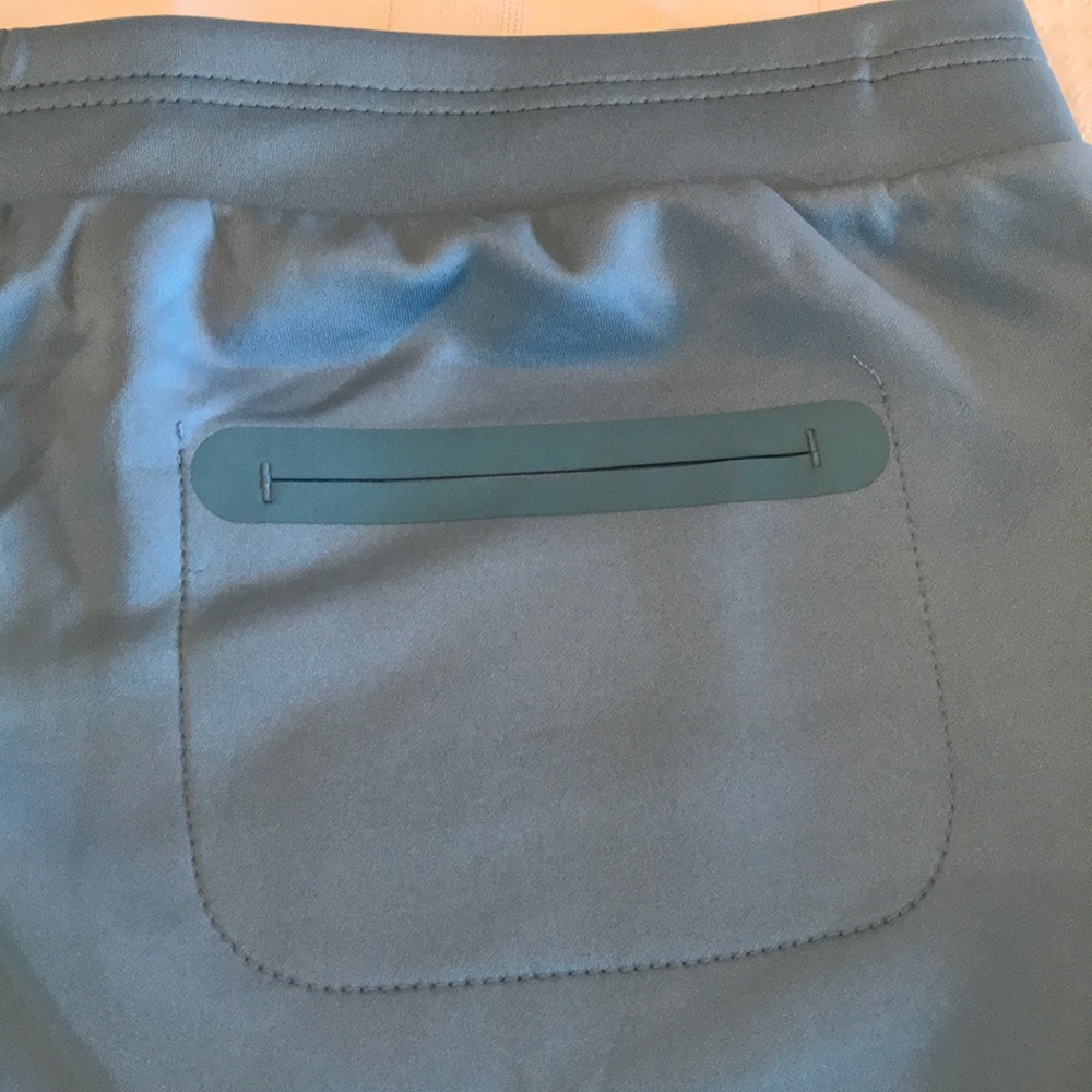 Fabletics Shorts - Picture 3 of 3